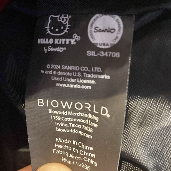 New Sanrio Hello Kitty Face AOP Duffle Bag Red Bioworld Weekender Carry-On⭐️⭐️⭐️ - Picture 13 of 17